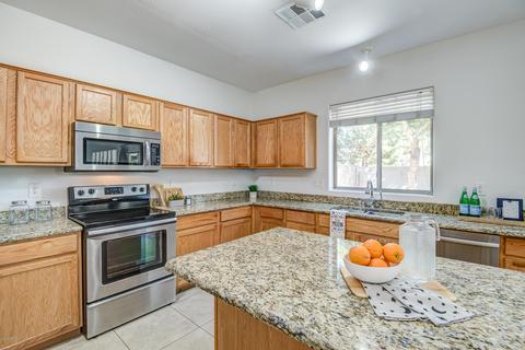 1629 S Starling Dr, Gilbert, AZ 85295 photo 1