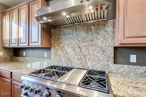 648 E Charlevoix Ave, Gilbert, AZ 85297 photo 3
