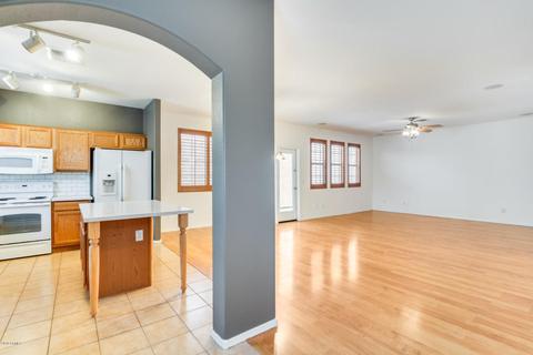 4375 E Selena Dr, Phoenix, AZ 85050 photo 9
