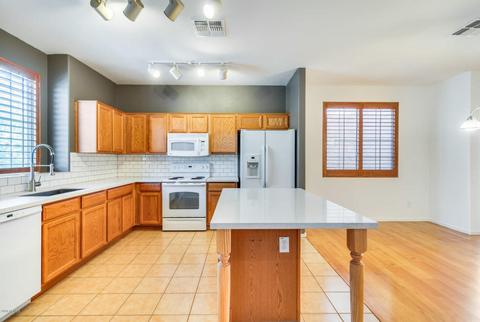 4375 E Selena Dr, Phoenix, AZ 85050 photo 10