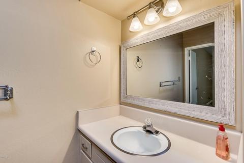 3835 E Laurel Ln, Phoenix, AZ 85028 photo 17