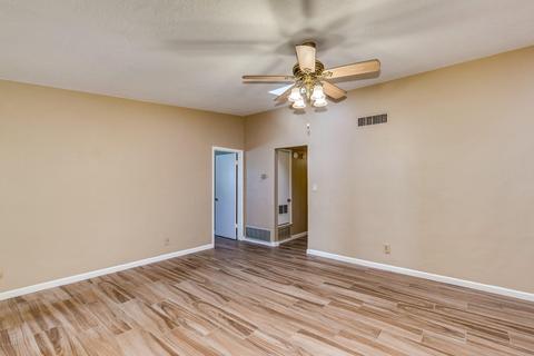 3835 E Laurel Ln, Phoenix, AZ 85028 photo 9