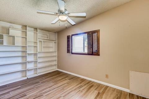 3835 E Laurel Ln, Phoenix, AZ 85028 photo 10