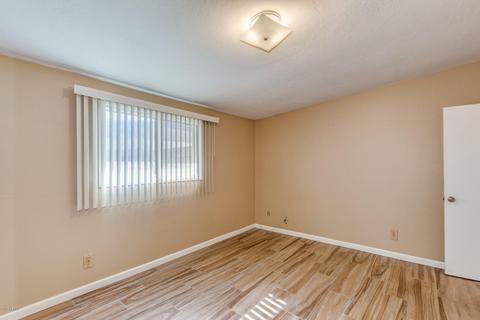 3835 E Laurel Ln, Phoenix, AZ 85028 photo 14