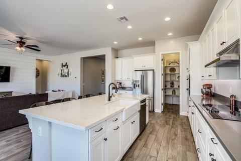 2834 E Arabian Dr, Gilbert, AZ 85296 photo 8