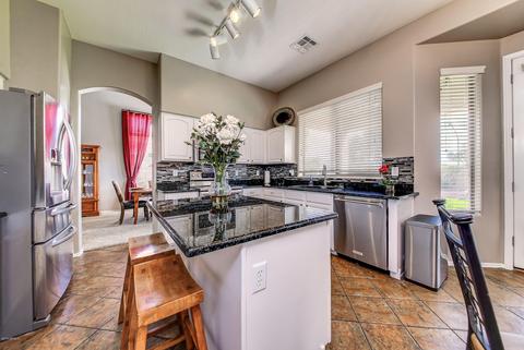 4091 E Carriage Way, Gilbert, AZ 85297 photo 17