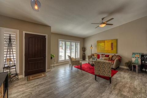 2262 E Christy Dr, Phoenix, AZ 85028 photo 1