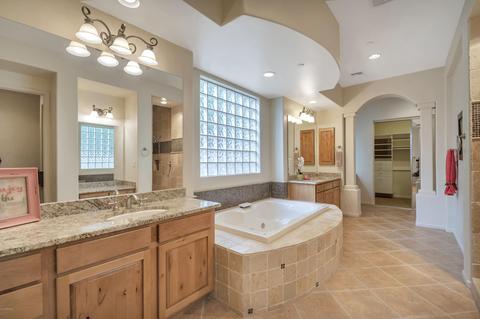 3848 Expedition Way, Phoenix, AZ 85050 photo 18
