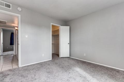 952 E Diamond Dr, Tempe, AZ 85283 photo 7