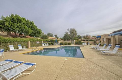 139 E Beck Ln, Phoenix, AZ 85022 photo 2