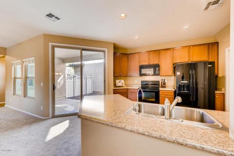 943 S Pheasant Dr, Gilbert, AZ 85296 photo 4