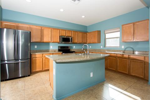 3855 E Sophie Ln, Phoenix, AZ 85042 photo 14