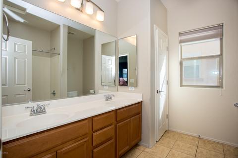 3855 E Sophie Ln, Phoenix, AZ 85042 photo 12