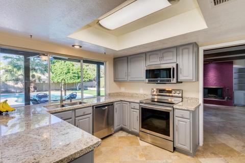 402 E Braeburn Dr, Phoenix, AZ 85022 photo 2