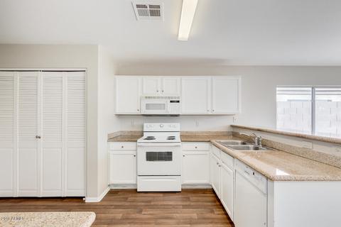 3049 E Hononegh Dr, Phoenix, AZ 85050 photo 4