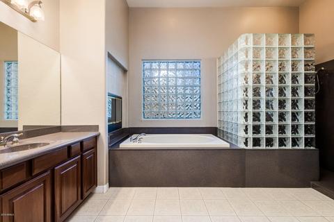 2912 E Desert Ln, Phoenix, AZ 85042 photo 21