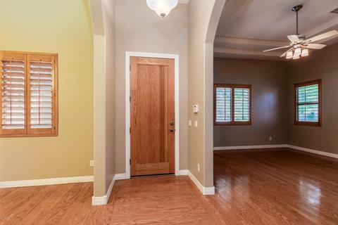2912 E Desert Ln, Phoenix, AZ 85042 photo 3