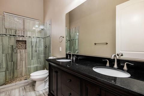 2912 E Desert Ln, Phoenix, AZ 85042 photo 28