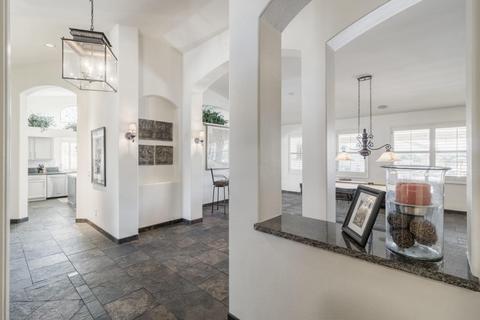 4019 E Robin Ln, Phoenix, AZ 85050 photo 3