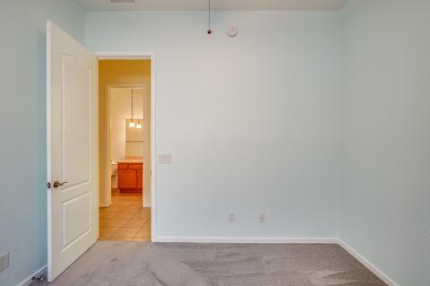 1913 E Desert Ln, Phoenix, AZ 85042 photo 20