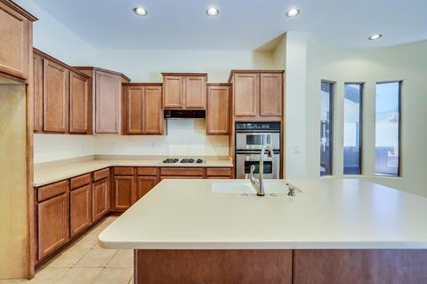 1913 E Desert Ln, Phoenix, AZ 85042 photo 4