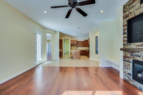 1913 E Desert Ln, Phoenix, AZ 85042 photo 9