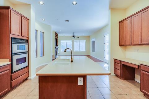1913 E Desert Ln, Phoenix, AZ 85042 photo 5