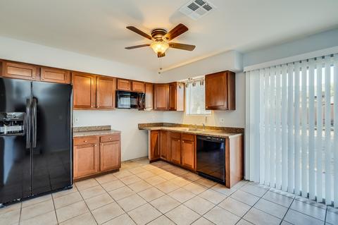 945 E Desert Dr, Phoenix, AZ 85042 photo 10