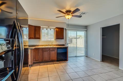 945 E Desert Dr, Phoenix, AZ 85042 photo 9