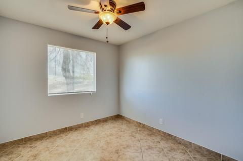 945 E Desert Dr, Phoenix, AZ 85042 photo 21