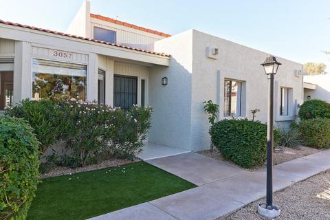 3057 E Cannon Dr, Phoenix, AZ 85028 photo 1