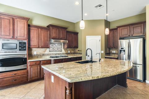 6554 S Legend Ct, Gilbert, AZ 85298 photo 3