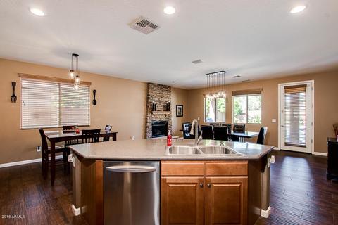 2492 E Hampton Ln, Gilbert, AZ 85295 photo 11