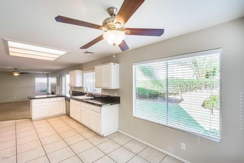 810 W Iris Dr, Gilbert, AZ 85233 photo 2