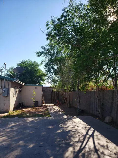 2554 E Mobile Ln, Phoenix, AZ 85040 photo 4