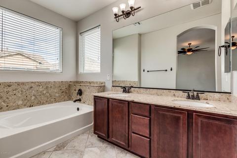 3442 E Amber Ln, Gilbert, AZ 85296 photo 8