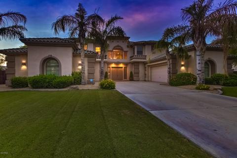2732 S Balboa Dr, Gilbert, AZ 85295 photo 2