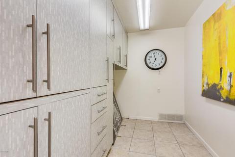 301 E Berridge Ln, Phoenix, AZ 85012 photo 12