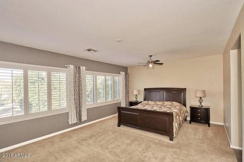 1564 E Stirrup Ct, Gilbert, AZ 85296 photo 3
