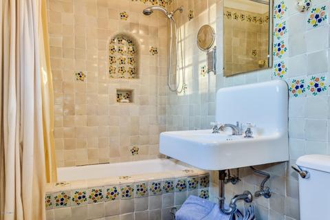 5716 E Camelback Rd, Phoenix, AZ 85018 photo 24