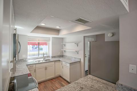 402 W Fellars Dr, Phoenix, AZ 85023 photo 2