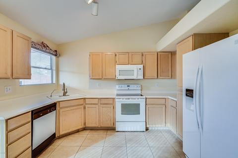 807 E Michigan Ave, Phoenix, AZ 85022 photo 2