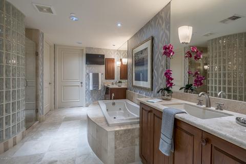 2402 Esplanade Ln #501, Phoenix, AZ 85016 photo 9