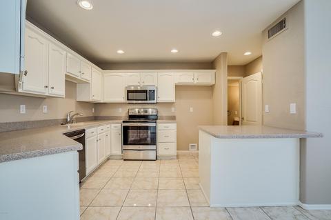 155 W Smoke Tree Rd, Gilbert, AZ 85233 photo 8