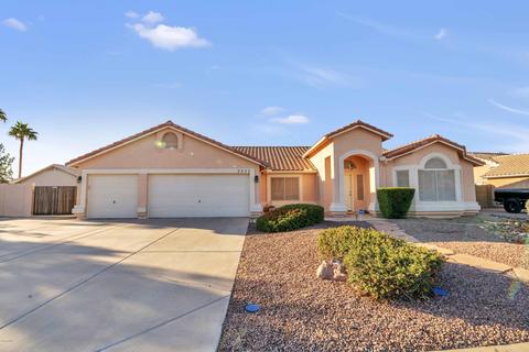 2233 E Brooks St, Gilbert, AZ 85296