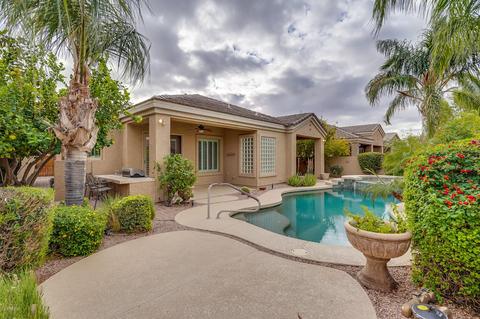 6852 S Pinehurst Dr, Gilbert, AZ 85298 photo 1