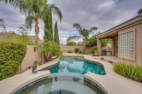 6852 S Pinehurst Dr, Gilbert, AZ 85298 photo 2