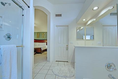4422 E Lone Cactus Dr, Phoenix, AZ 85050 photo 9