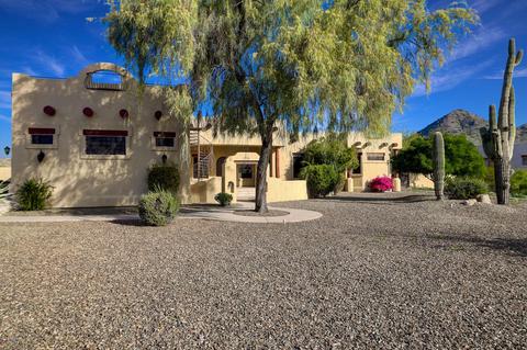 726 W Briles Rd, Phoenix, AZ 85085 photo 4
