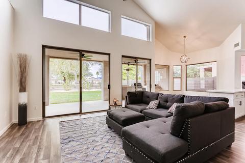726 E Irma Ln, Phoenix, AZ 85024 photo 8